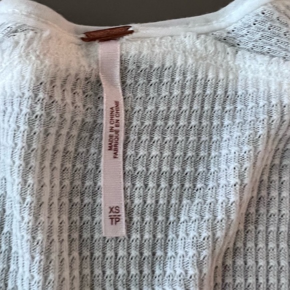 Free People Oversized Thermal Waffle Top - Like New XS S - Picture 10 of 10